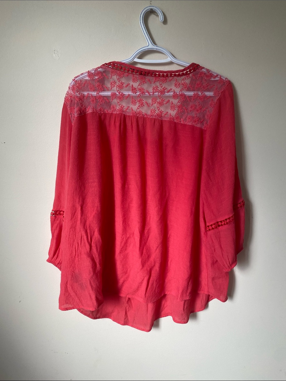 Zac & Rachel Coral Lace Yoke V-Neck Boho Blouse - Picture 4 of 6
